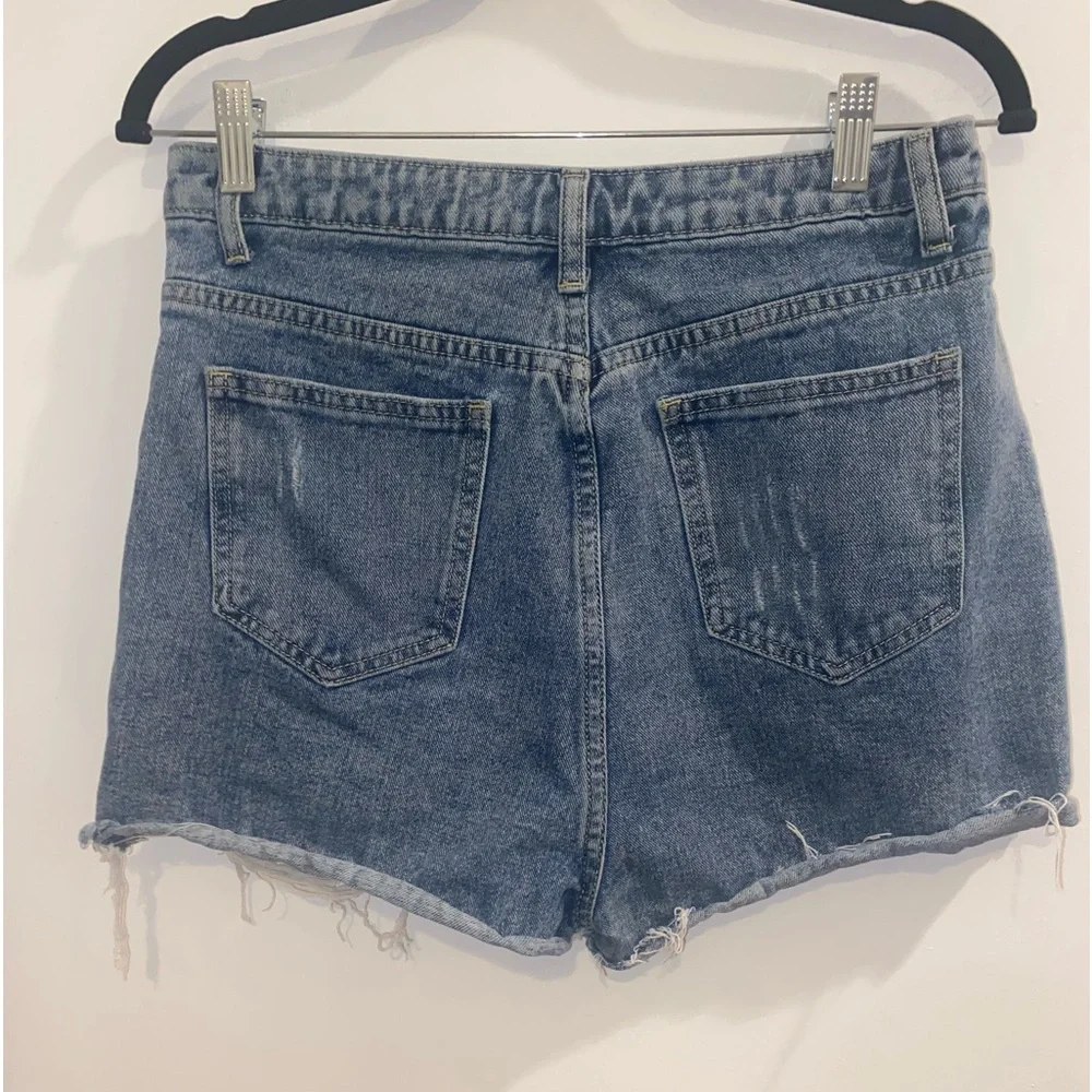 PrettyLittleThing Vintage Wash Ripped Denim Mom Shorts • Size 8